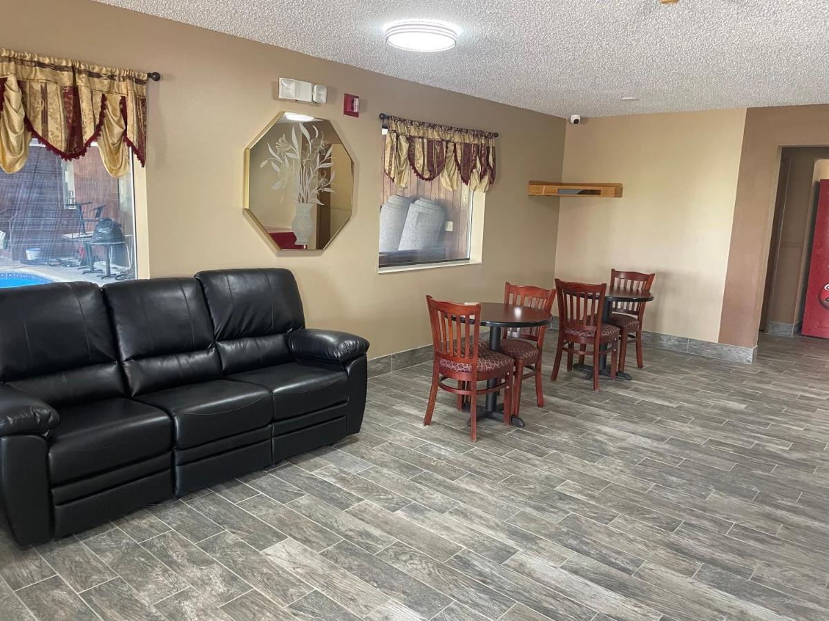 Designer Inn And Suites Толедо  Екстер'єр фото